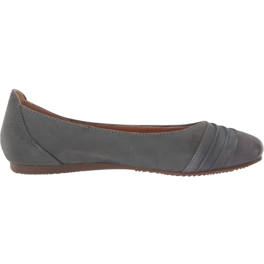 NWTIB • Softwalk • Women's Ballet Flat • Denim Nubuck • Size 8.5 M